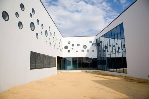 diseno-patio-interior-escuela-danza